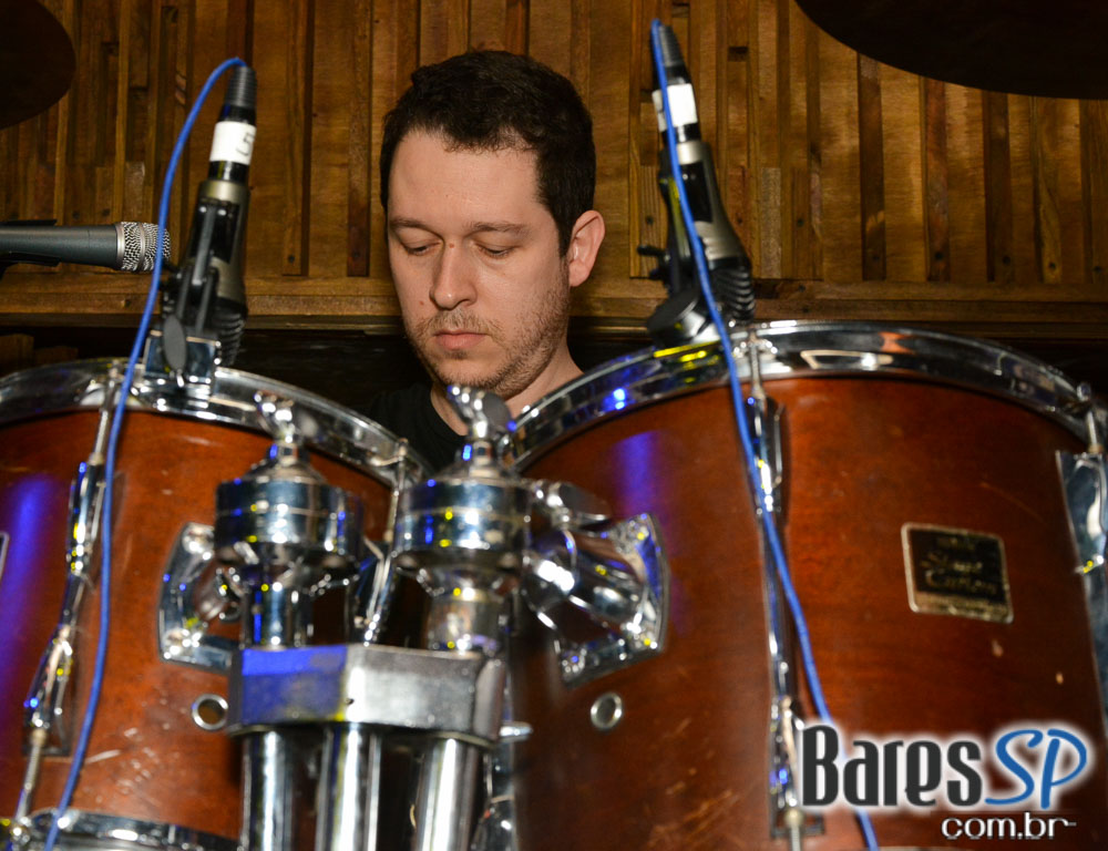 Thiago Filippe & VMB e Dec 19 com muito soul music e pop rock animaram a noite do Ton Ton Jazz Thiago Filippe & VMB e Dec 19 com muito soul music e pop rock animaram a noite do Ton Ton Jazz