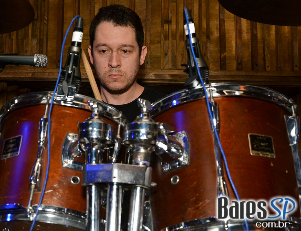 Thiago Filippe & VMB e Dec 19 com muito soul music e pop rock animaram a noite do Ton Ton Jazz Thiago Filippe & VMB e Dec 19 com muito soul music e pop rock animaram a noite do Ton Ton Jazz