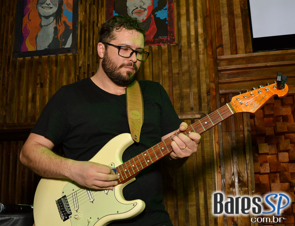 Thiago Filippe & VMB e Dec 19 com muito soul music e pop rock animaram a noite do Ton Ton Jazz Thiago Filippe & VMB e Dec 19 com muito soul music e pop rock animaram a noite do Ton Ton Jazz