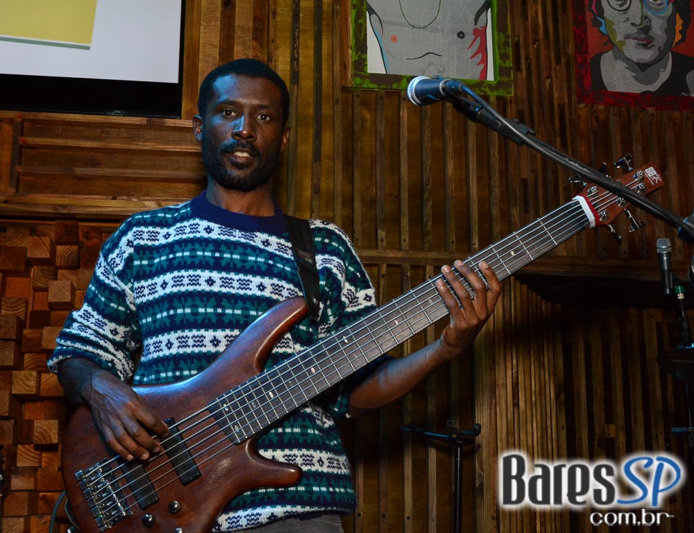 Thiago Filippe & VMB e Dec 19 com muito soul music e pop rock animaram a noite do Ton Ton Jazz Thiago Filippe & VMB e Dec 19 com muito soul music e pop rock animaram a noite do Ton Ton Jazz