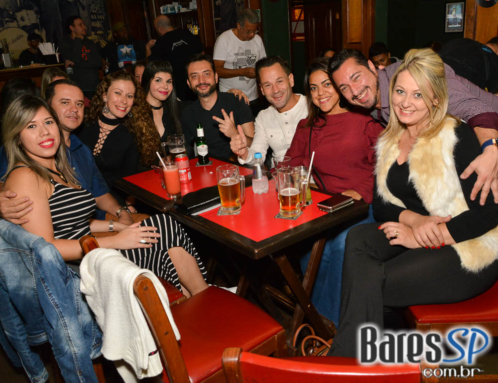 Bandas Rock Parade e The Niros com o melhor do classic rock animou a noite do Ton Ton Jazz Bandas Rock Parade e The Niros com o melhor do classic rock animou a noite do Ton Ton Jazz