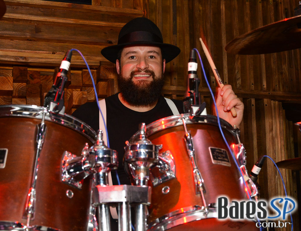 Bandas Rock Parade e The Niros com o melhor do classic rock animou a noite do Ton Ton Jazz Bandas Rock Parade e The Niros com o melhor do classic rock animou a noite do Ton Ton Jazz