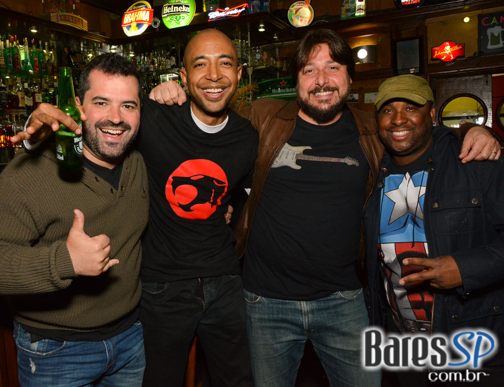 Bandas Rock Parade e The Niros com o melhor do classic rock animou a noite do Ton Ton Jazz Bandas Rock Parade e The Niros com o melhor do classic rock animou a noite do Ton Ton Jazz