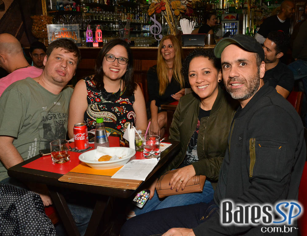 Bandas Rock Parade e The Niros com o melhor do classic rock animou a noite do Ton Ton Jazz Bandas Rock Parade e The Niros com o melhor do classic rock animou a noite do Ton Ton Jazz