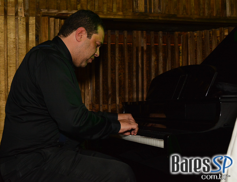 Old Boys Blues Band e banda Velhos Tempos apresentaram classic rock no Ton Ton Jazz, neste sábado Old Boys Blues Band e banda Velhos Tempos apresentaram classic rock no Ton Ton Jazz, neste sábado