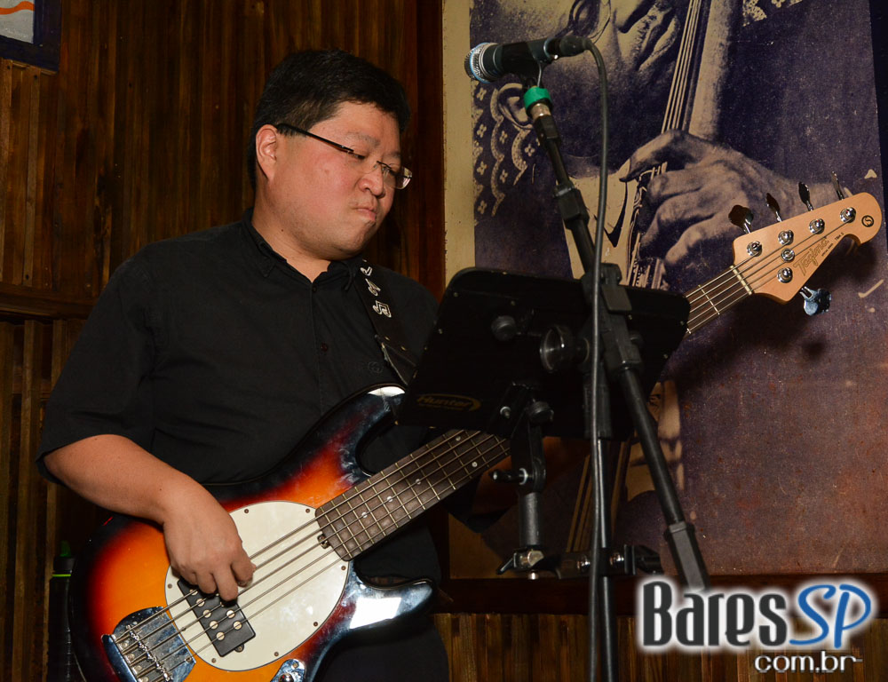 Old Boys Blues Band e banda Velhos Tempos apresentaram classic rock no Ton Ton Jazz, neste sábado
