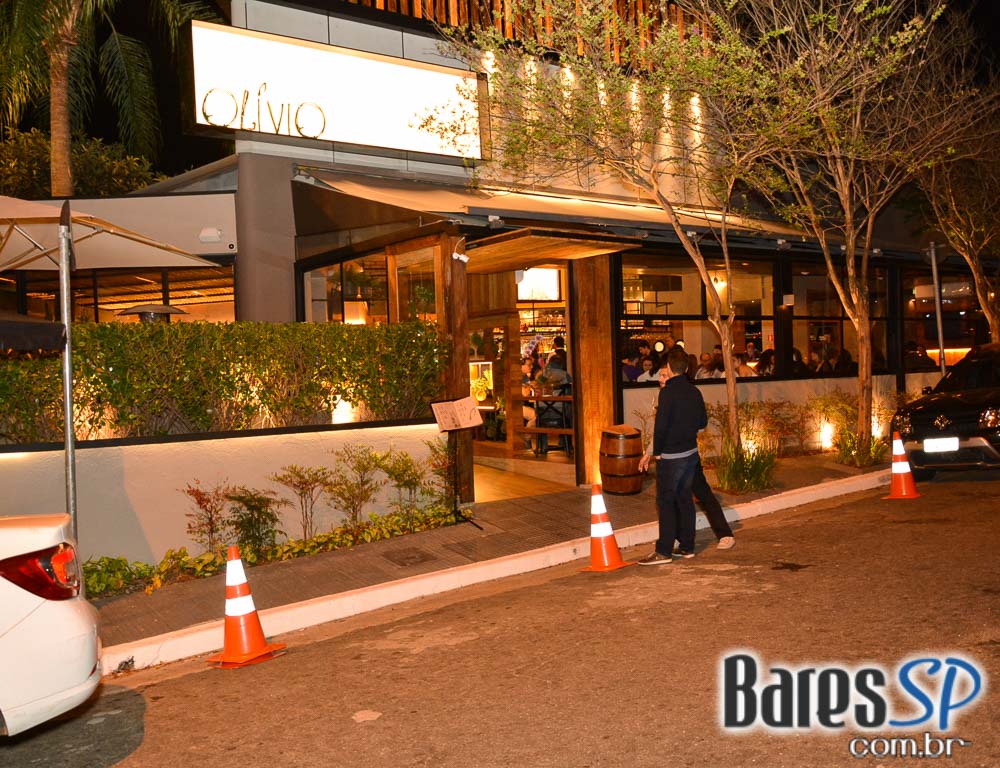 Olívio Bar é o mais novo point para beber e petiscar na Vila Madalena Olívio Bar é o mais novo point para beber e petiscar na Vila Madalena