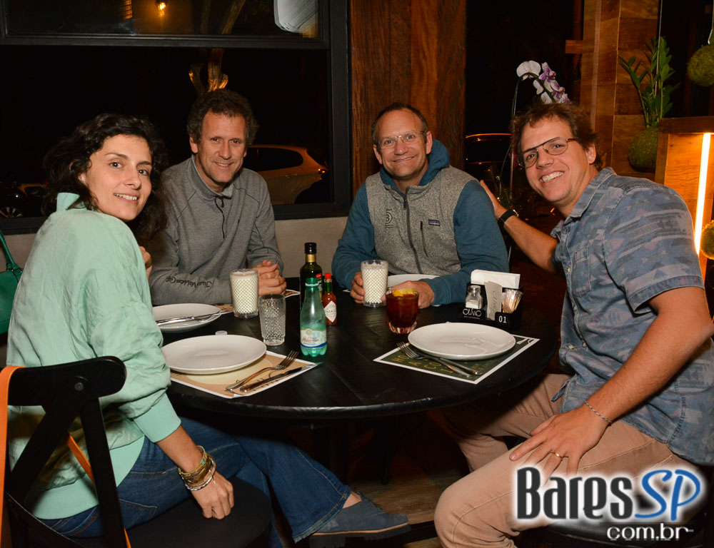 Olívio Bar é o mais novo point para beber e petiscar na Vila Madalena Olívio Bar é o mais novo point para beber e petiscar na Vila Madalena