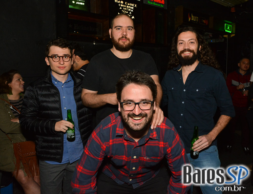 Sábado foi dia de show da banda Magnólia e Elektra e Kilotones no Jai Club Sábado foi dia de show da banda Magnólia e Elektra e Kilotones no Jai Club