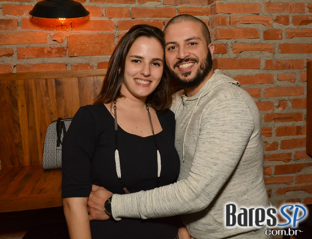 Sábado animado no Ambar Cervejas Artesanais com diversas opções de cervejas artesanais e petiscos Sábado animado no Ambar Cervejas Artesanais com diversas opções de cervejas artesanais e petiscos