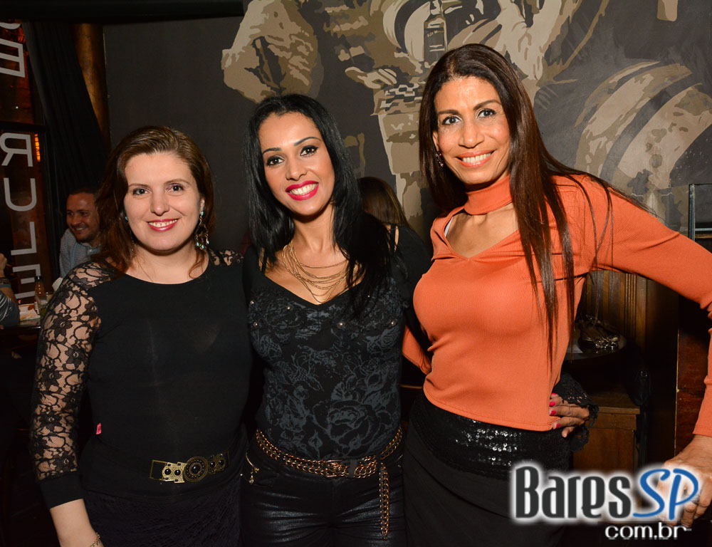 Anna Lu & Eles tocaram muito Rock'n Roll na noite do Dublin Anna Lu & Eles tocaram muito Rock'n Roll na noite do Dublin