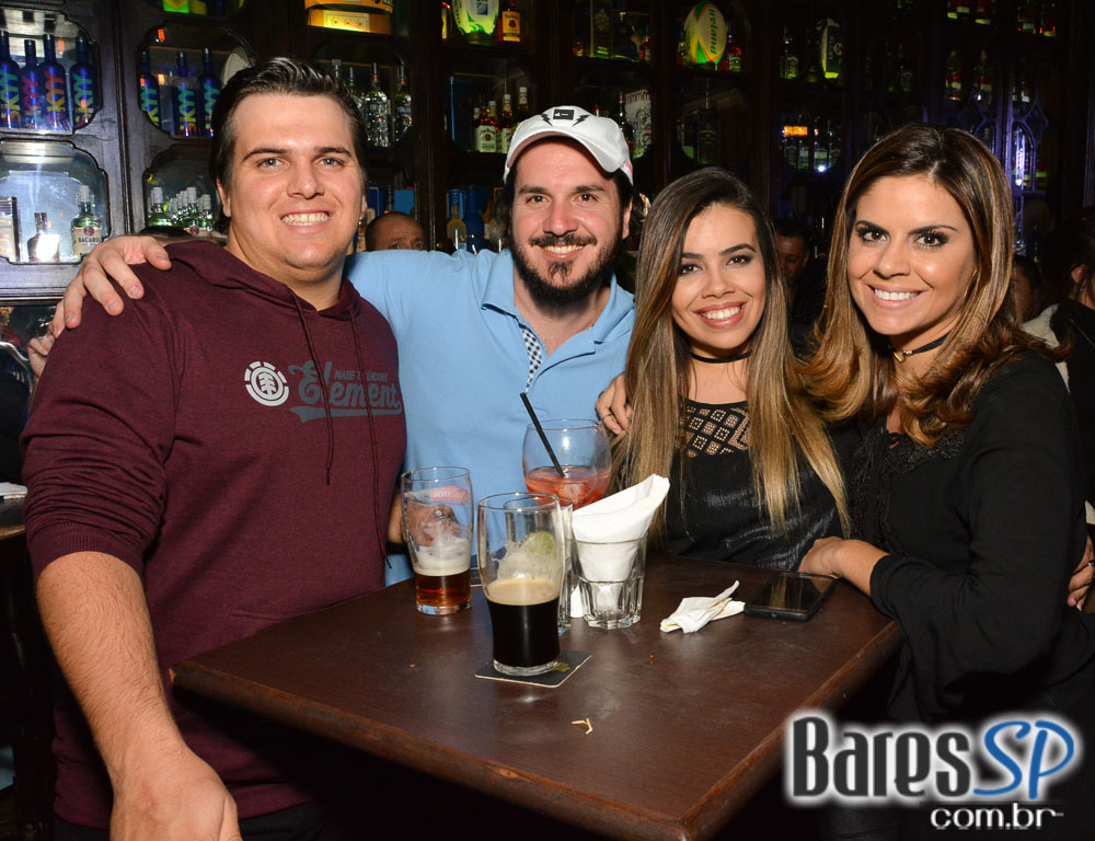 Anna Lu & Eles tocaram muito Rock'n Roll na noite do Dublin Anna Lu & Eles tocaram muito Rock'n Roll na noite do Dublin