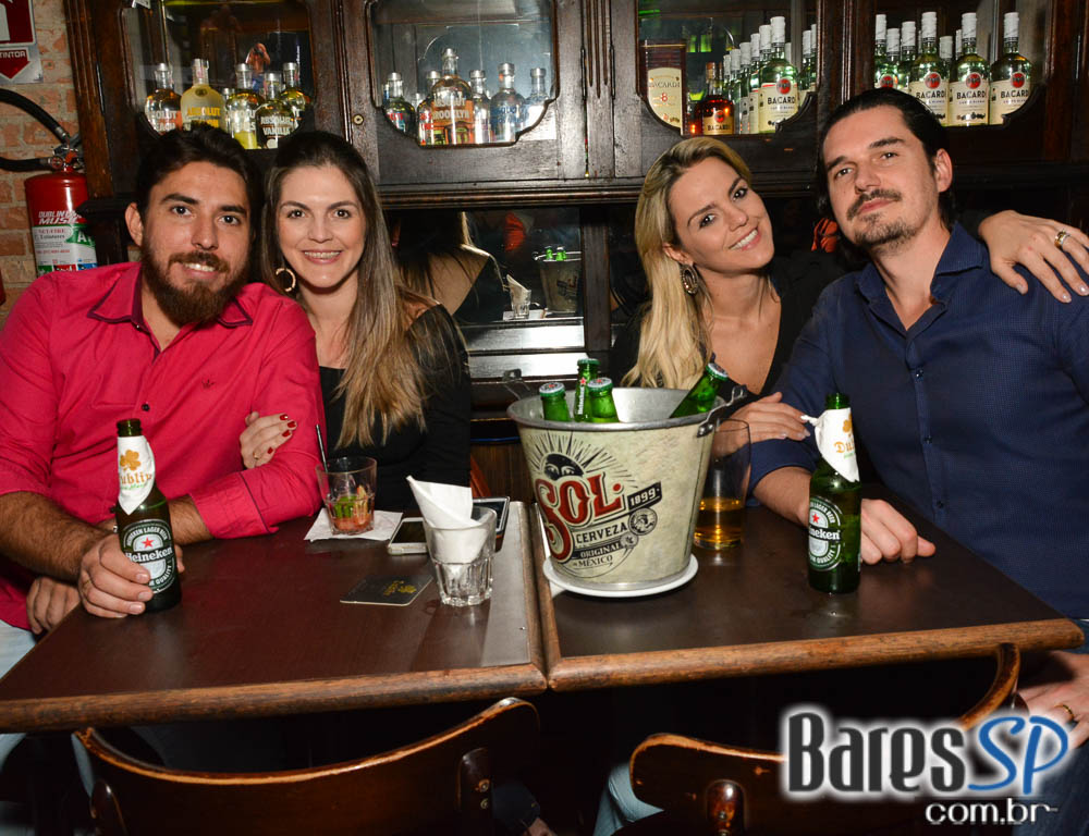 Anna Lu & Eles tocaram muito Rock'n Roll na noite do Dublin Anna Lu & Eles tocaram muito Rock'n Roll na noite do Dublin