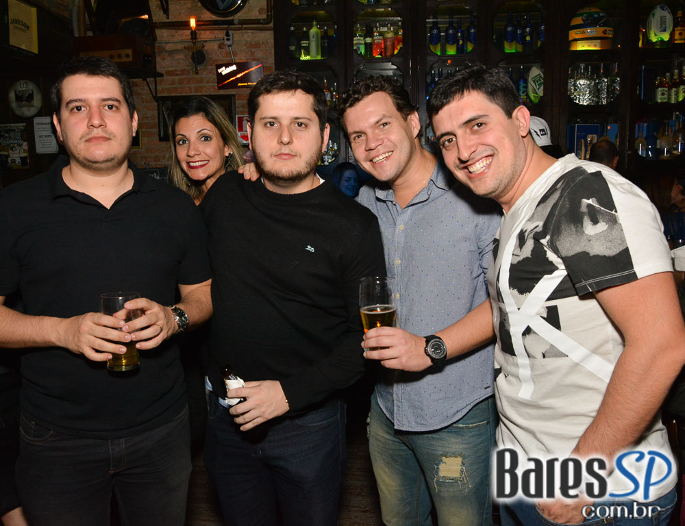 Anna Lu & Eles tocaram muito Rock'n Roll na noite do Dublin Anna Lu & Eles tocaram muito Rock'n Roll na noite do Dublin