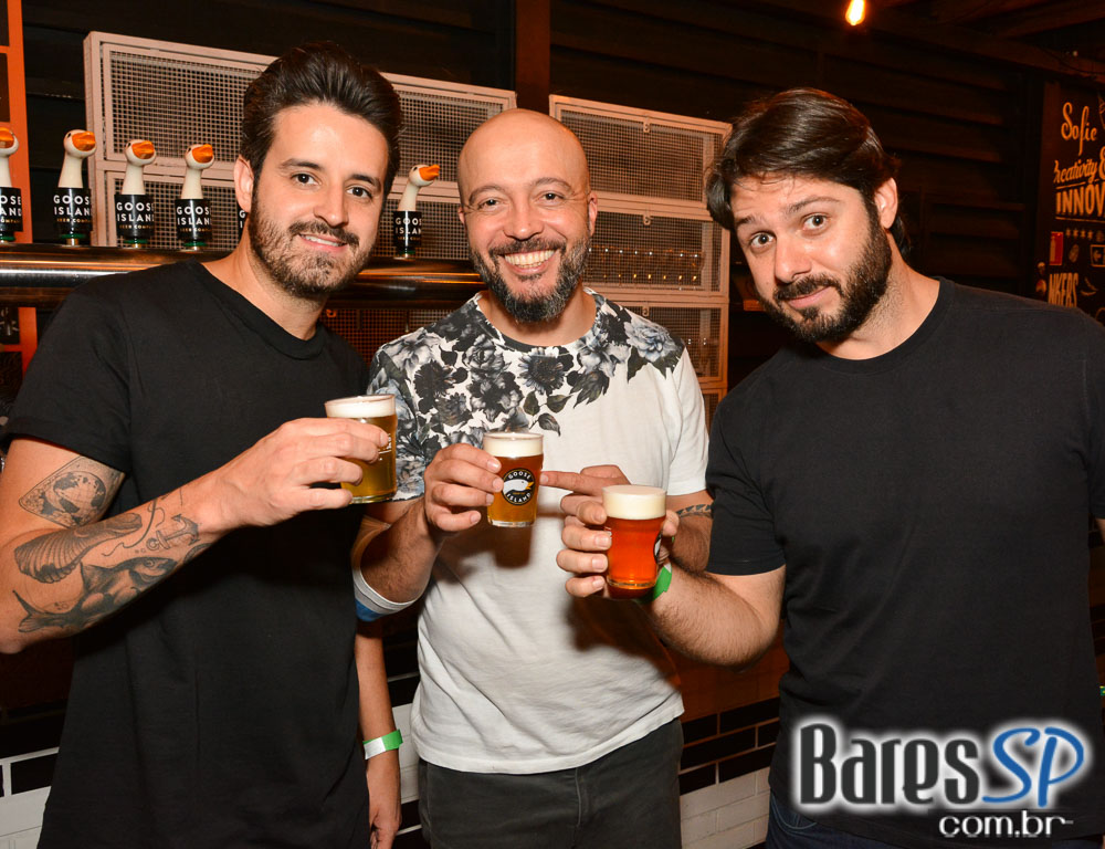 Festa de lançamento do jornal Brews aconteceu na Goose Island Brewhouse Festa de lançamento do jornal Brews aconteceu na Goose Island Brewhouse