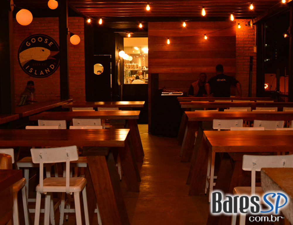 Festa de lançamento do jornal Brews aconteceu na Goose Island Brewhouse Festa de lançamento do jornal Brews aconteceu na Goose Island Brewhouse