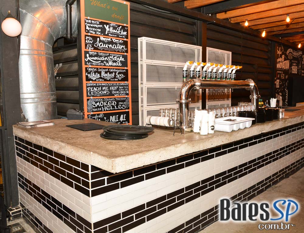 Festa de lançamento do jornal Brews aconteceu na Goose Island Brewhouse Festa de lançamento do jornal Brews aconteceu na Goose Island Brewhouse