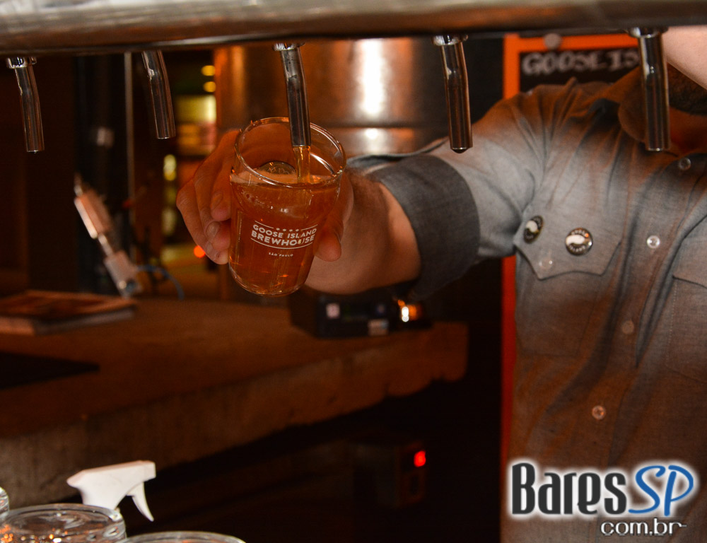 Festa de lançamento do jornal Brews aconteceu na Goose Island Brewhouse Festa de lançamento do jornal Brews aconteceu na Goose Island Brewhouse