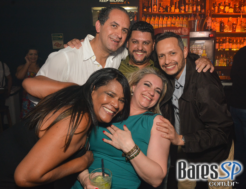 Noite da Cerveja animou a sexta-feira com muito flash back no Akbar Lounge e Disco Noite da Cerveja animou a sexta-feira com muito flash back no Akbar Lounge e Disco