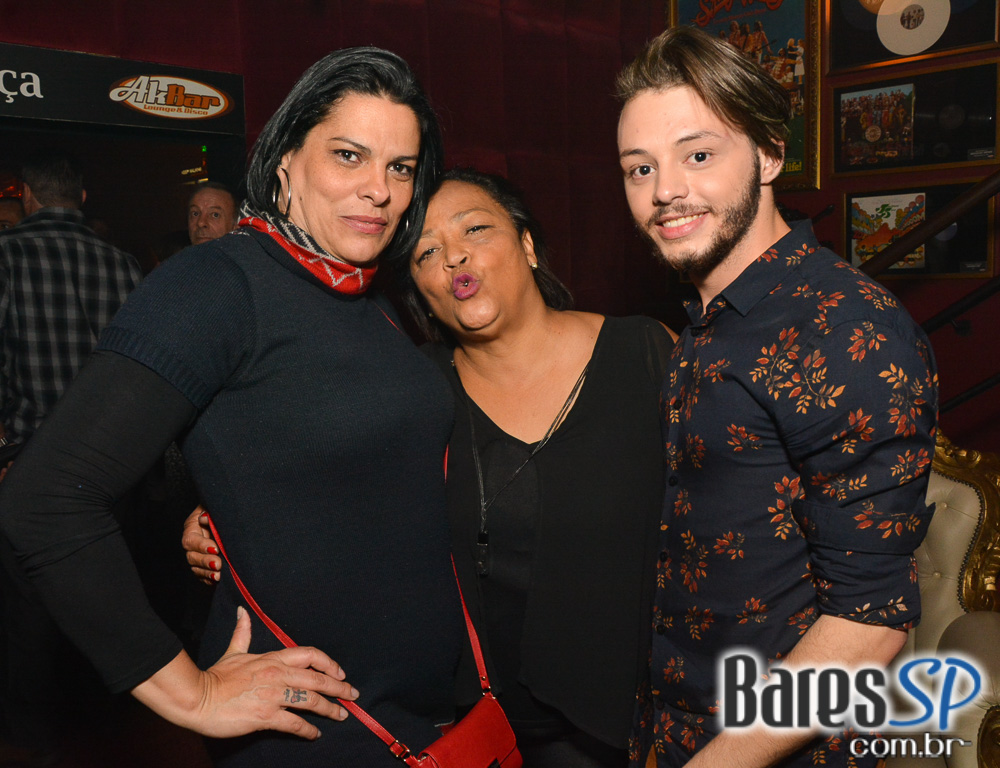 Noite da Cerveja animou a sexta-feira com muito flash back no Akbar Lounge e Disco Noite da Cerveja animou a sexta-feira com muito flash back no Akbar Lounge e Disco