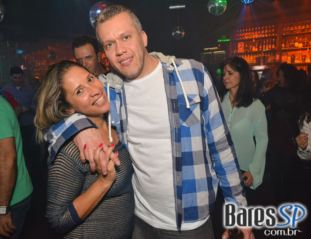 Noite da Cerveja animou a sexta-feira com muito flash back no Akbar Lounge e Disco Noite da Cerveja animou a sexta-feira com muito flash back no Akbar Lounge e Disco