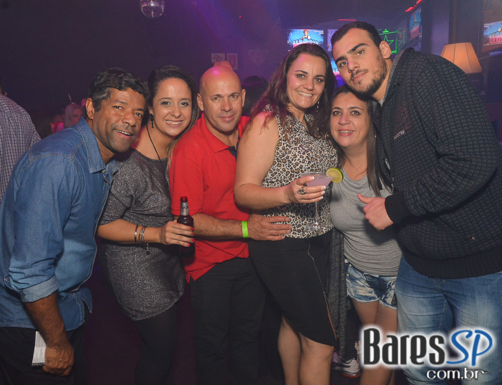 Noite da Cerveja animou a sexta-feira com muito flash back no Akbar Lounge e Disco Noite da Cerveja animou a sexta-feira com muito flash back no Akbar Lounge e Disco