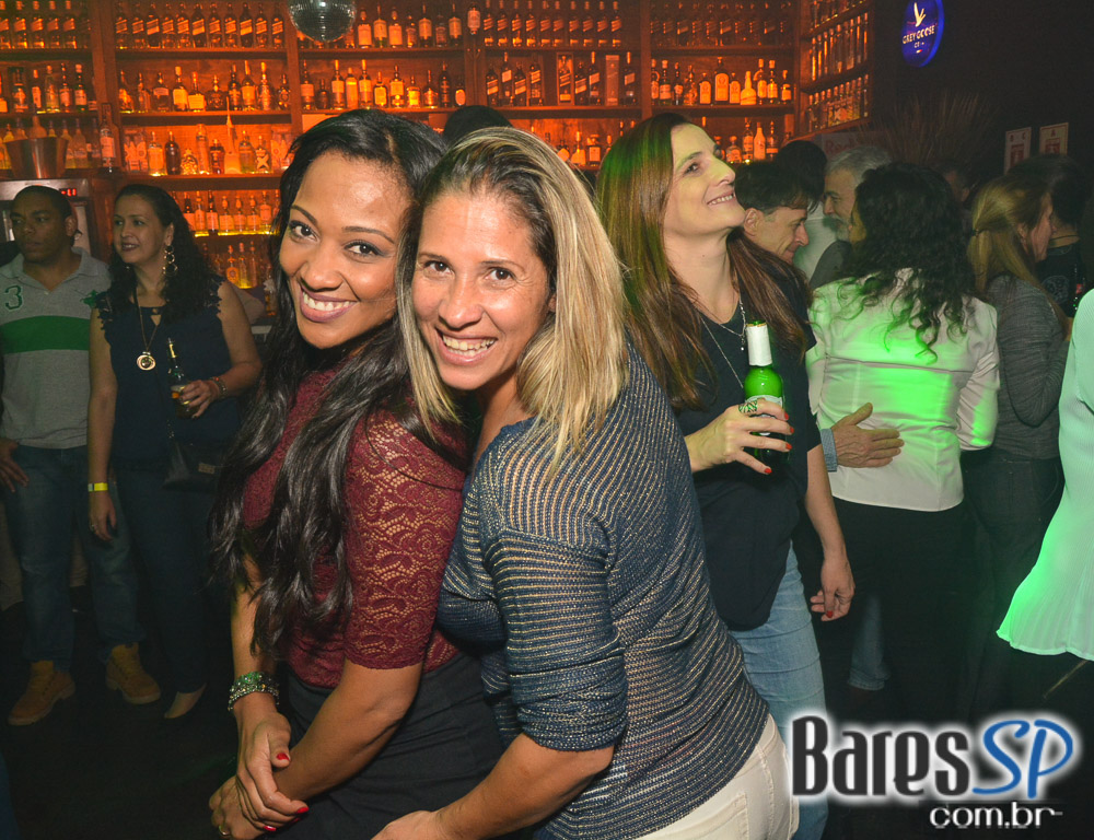 Noite da Cerveja animou a sexta-feira com muito flash back no Akbar Lounge e Disco Noite da Cerveja animou a sexta-feira com muito flash back no Akbar Lounge e Disco