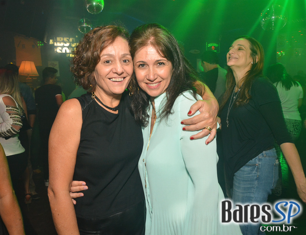 Noite da Cerveja animou a sexta-feira com muito flash back no Akbar Lounge e Disco Noite da Cerveja animou a sexta-feira com muito flash back no Akbar Lounge e Disco