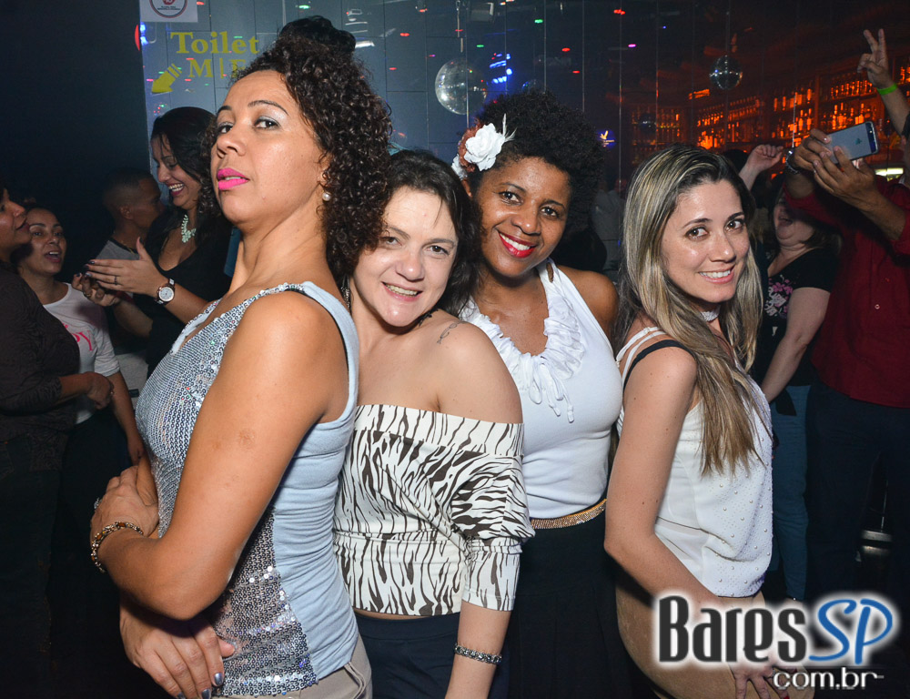 Noite da Tequila com DJs animou a sexta-feira do Akbar Lounge e Disco Noite da Tequila com DJs animou a sexta-feira do Akbar Lounge e Disco