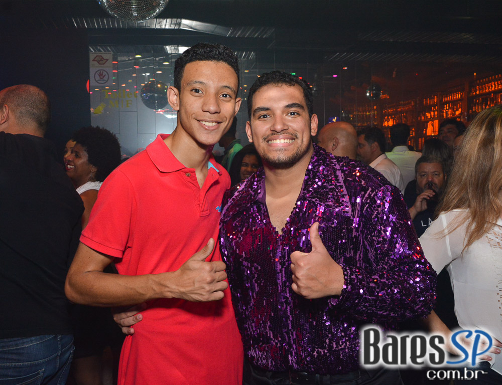 Noite da Tequila com DJs animou a sexta-feira do Akbar Lounge e Disco Noite da Tequila com DJs animou a sexta-feira do Akbar Lounge e Disco