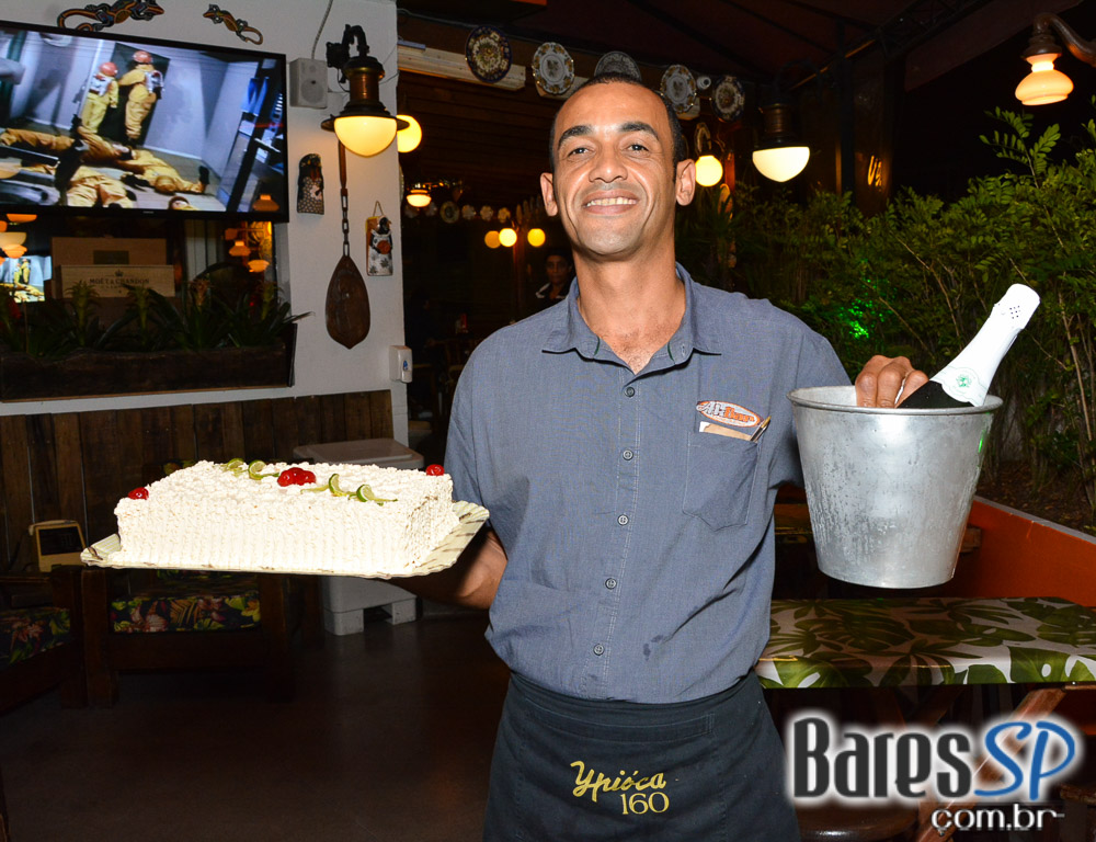 Noite da Tequila com DJs animou a sexta-feira do Akbar Lounge e Disco Noite da Tequila com DJs animou a sexta-feira do Akbar Lounge e Disco