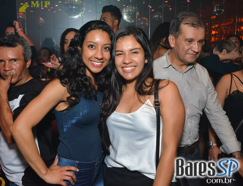 Noite da Tequila com DJs animou a sexta-feira do Akbar Lounge e Disco Noite da Tequila com DJs animou a sexta-feira do Akbar Lounge e Disco