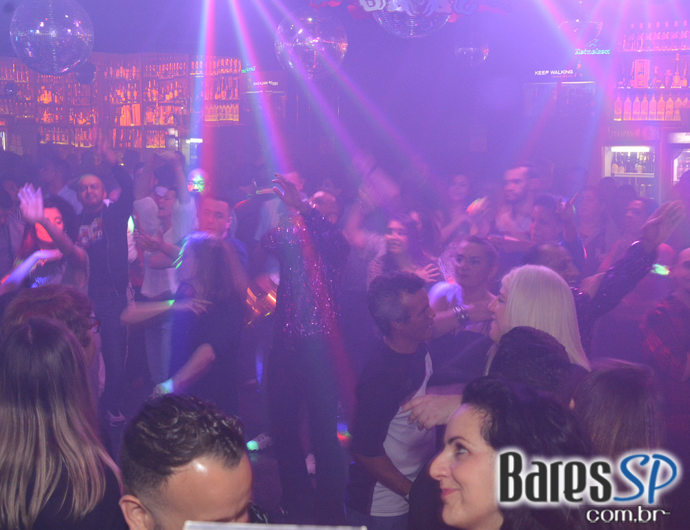 Noite da Tequila com DJs animou a sexta-feira do Akbar Lounge e Disco Noite da Tequila com DJs animou a sexta-feira do Akbar Lounge e Disco