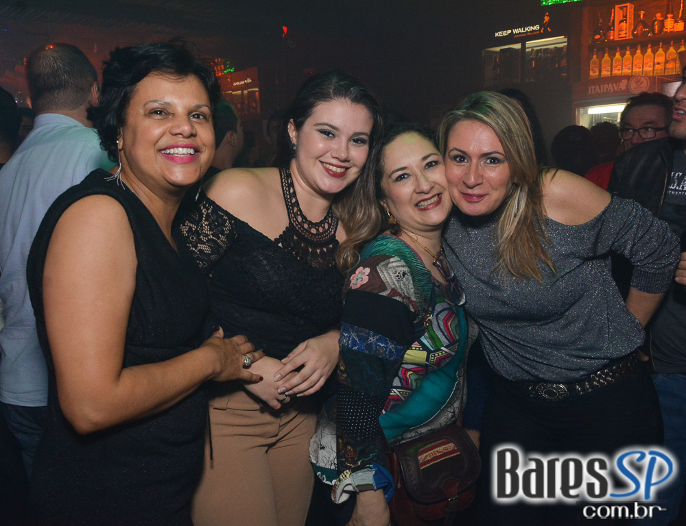 Noite do Pirulito com muito flash back animou o Akbar Lounge e Disco Noite do Pirulito com muito flash back animou o Akbar Lounge e Disco