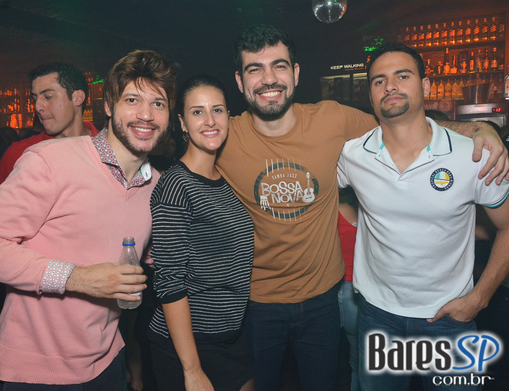 Noite do Pirulito com muito flash back animou o Akbar Lounge e Disco Noite do Pirulito com muito flash back animou o Akbar Lounge e Disco