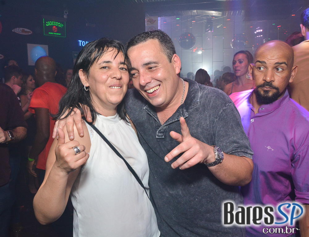 Noite do Pirulito com muito flash back animou o Akbar Lounge e Disco Noite do Pirulito com muito flash back animou o Akbar Lounge e Disco