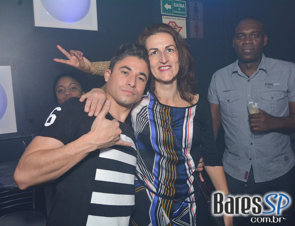 Noite do Pirulito com muito flash back animou o Akbar Lounge e Disco Noite do Pirulito com muito flash back animou o Akbar Lounge e Disco