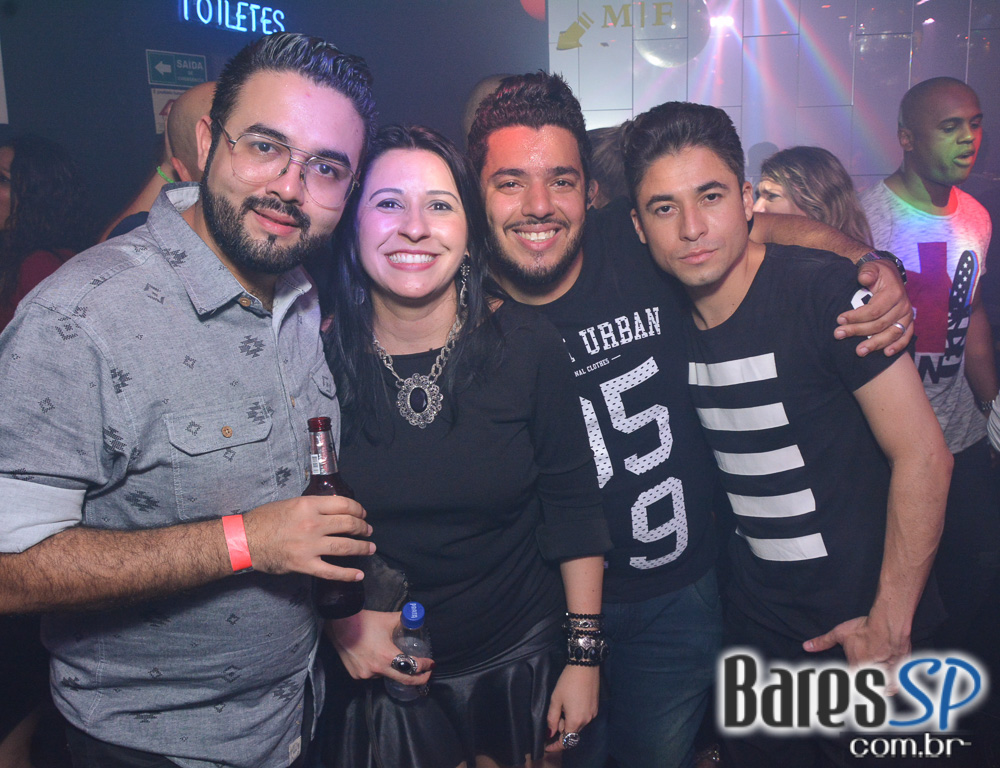 Noite do Pirulito com muito flash back animou o Akbar Lounge e Disco Noite do Pirulito com muito flash back animou o Akbar Lounge e Disco