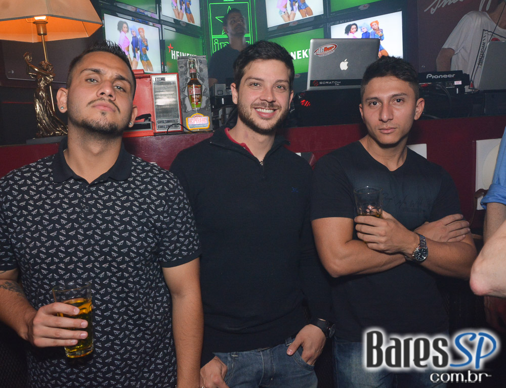 Noite do Pirulito com muito flash back animou o Akbar Lounge e Disco Noite do Pirulito com muito flash back animou o Akbar Lounge e Disco