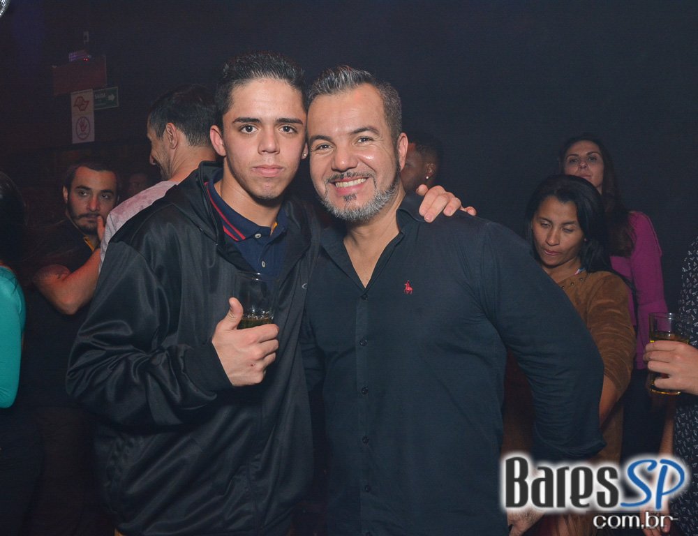 Noite do Pirulito com muito flash back animou o Akbar Lounge e Disco Noite do Pirulito com muito flash back animou o Akbar Lounge e Disco