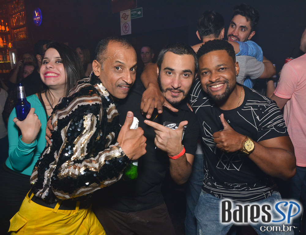 Noite do Pirulito com muito flash back animou o Akbar Lounge e Disco Noite do Pirulito com muito flash back animou o Akbar Lounge e Disco