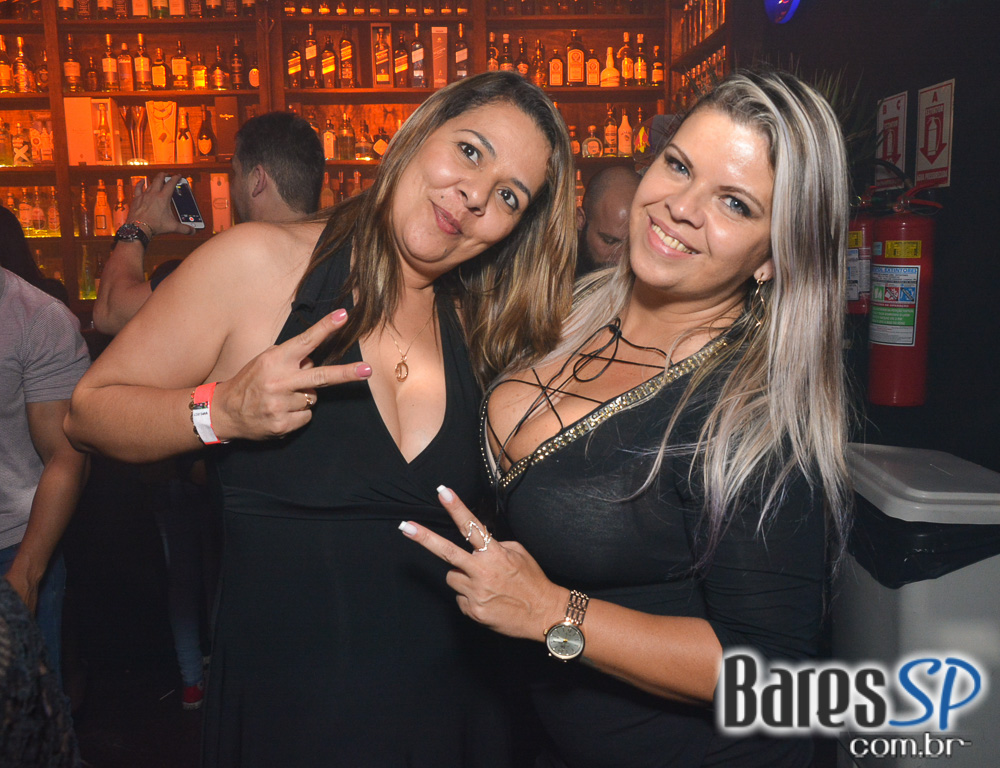 Noite do Pirulito com muito flash back animou o Akbar Lounge e Disco Noite do Pirulito com muito flash back animou o Akbar Lounge e Disco