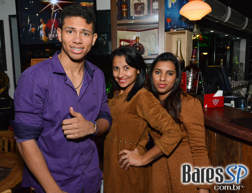 Noite do Pirulito com muito flash back animou o Akbar Lounge e Disco Noite do Pirulito com muito flash back animou o Akbar Lounge e Disco