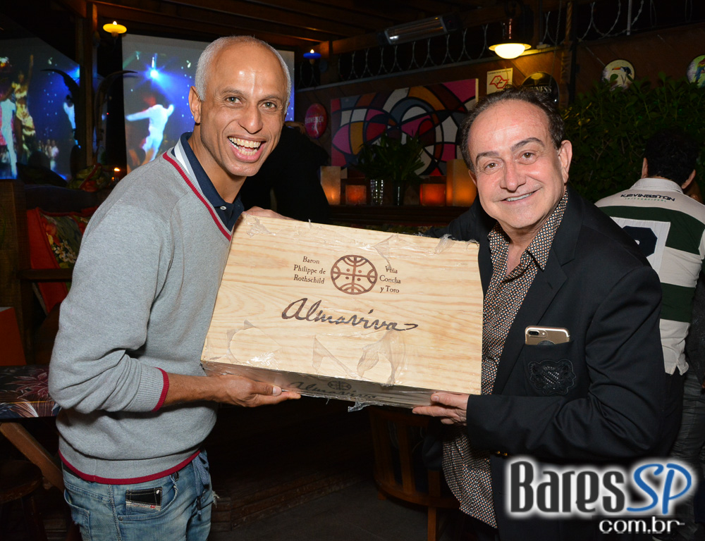 Noite do Pirulito com muito flash back animou o Akbar Lounge e Disco Noite do Pirulito com muito flash back animou o Akbar Lounge e Disco