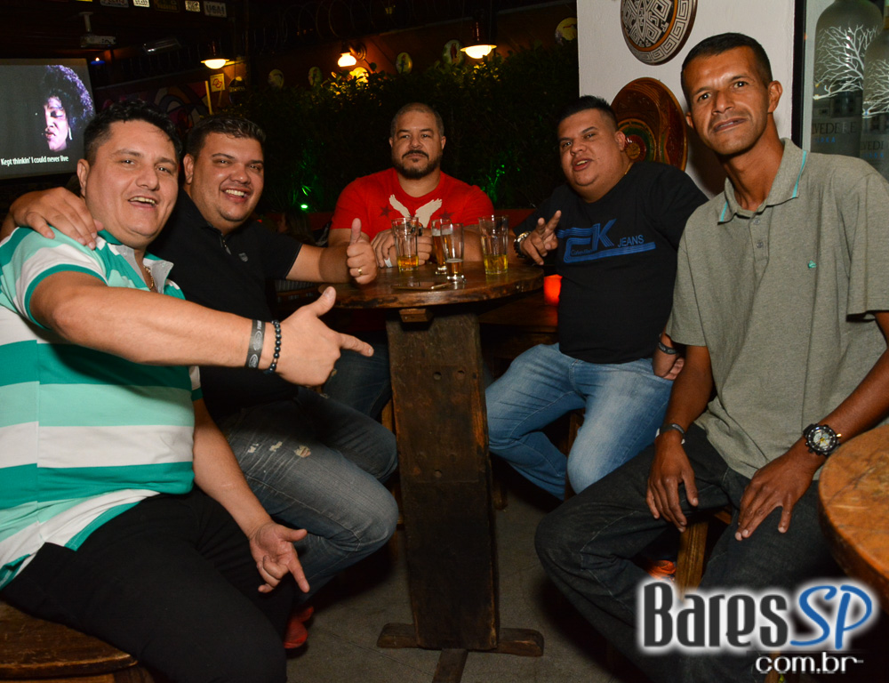 Akbar Lounge e Disco recebeu a Noite das Mulheres no sábado Akbar Lounge e Disco recebeu a Noite das Mulheres no sábado