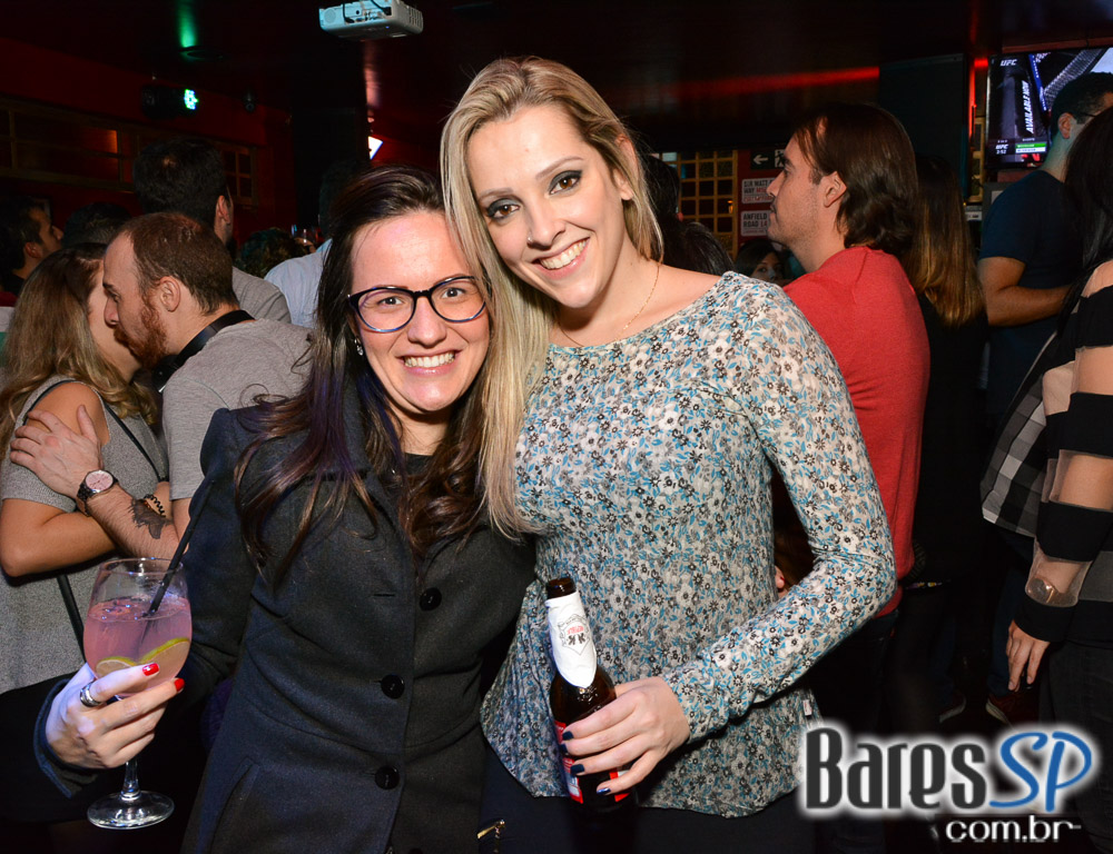 Sal Vincent e banda Bunz comandaram a noite com pop rock no Republic Pub Sal Vincent e banda Bunz comandaram a noite com pop rock no Republic Pub