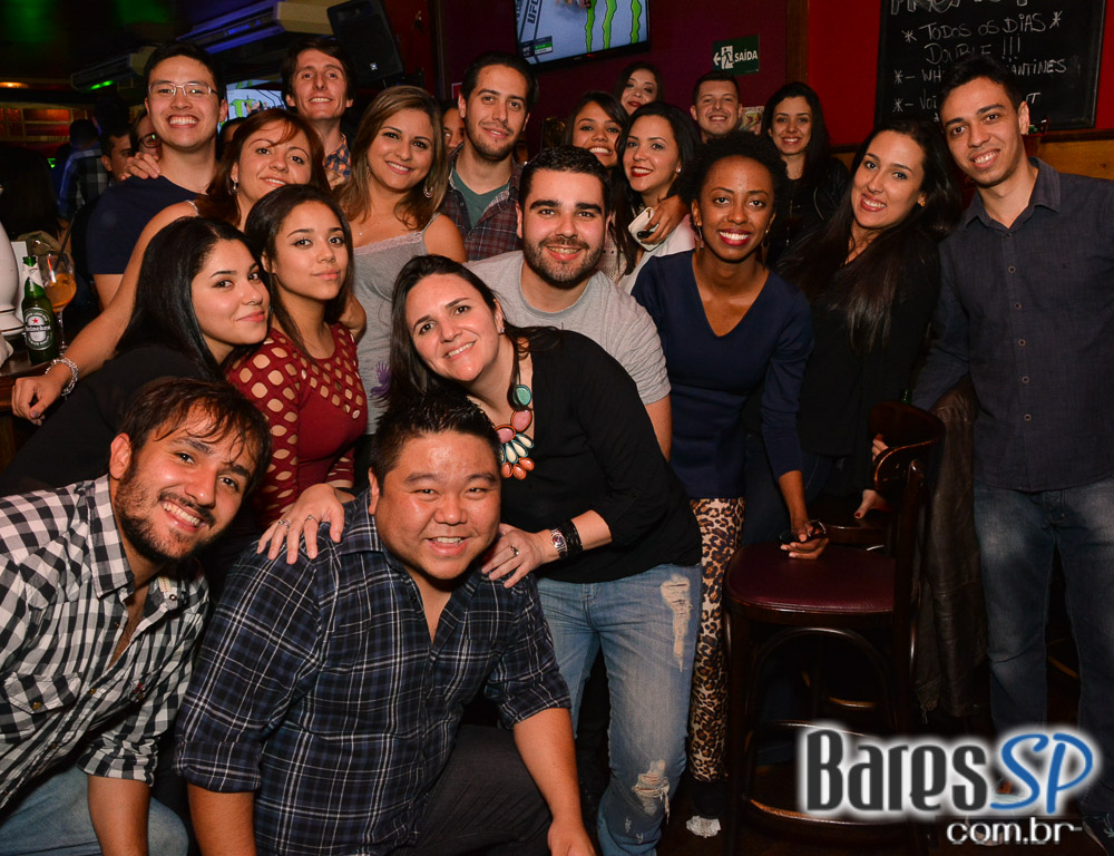 Sal Vincent e banda Bunz comandaram a noite com pop rock no Republic Pub Sal Vincent e banda Bunz comandaram a noite com pop rock no Republic Pub