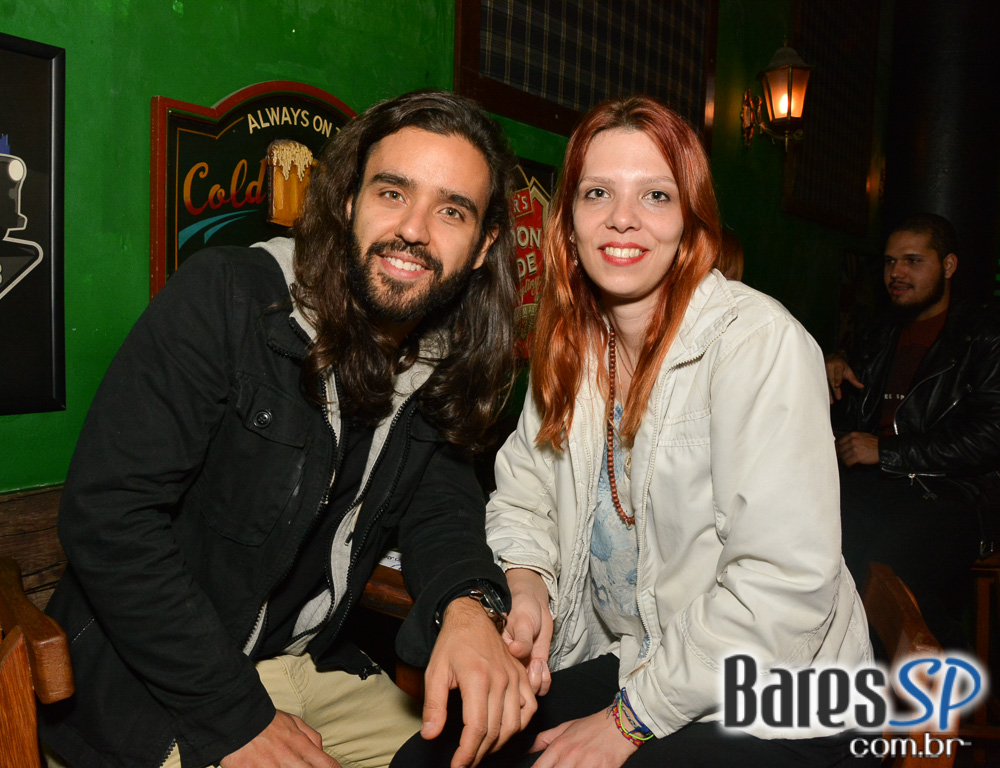 Projeto Late Night Blues com banda de blues diferente toda semana no Ye Olde Pub Projeto Late Night Blues com banda de blues diferente toda semana no Ye Olde Pub