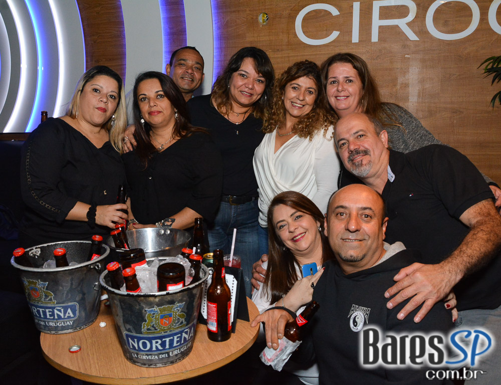 Anexo Brasa realizou projeto Old Friends Flashback com DJs Massa, Dunga e Vinícius no sábado Anexo Brasa realizou projeto Old Friends Flashback com DJs Massa, Dunga e Vinícius no sábado