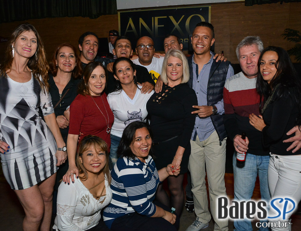 Anexo Brasa realizou projeto Old Friends Flashback com DJs Massa, Dunga e Vinícius no sábado Anexo Brasa realizou projeto Old Friends Flashback com DJs Massa, Dunga e Vinícius no sábado